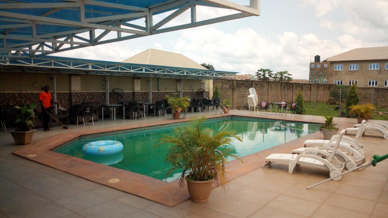 Mataan Hotel And Suites إبادان المظهر الخارجي الصورة